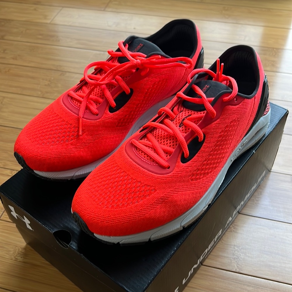 NEW Under Armour UA HOVR Sonic 5 size 12
